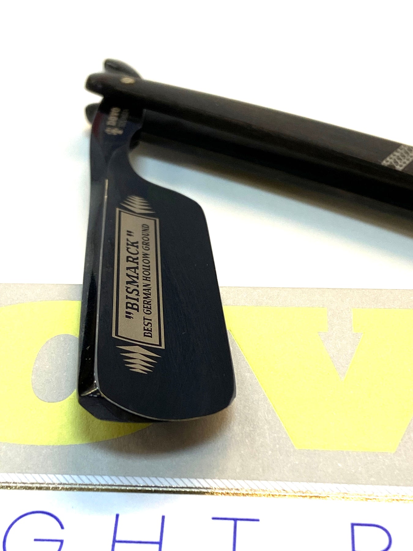 Dove Bismarck 6/8 straight razor – Aframes Tokyo